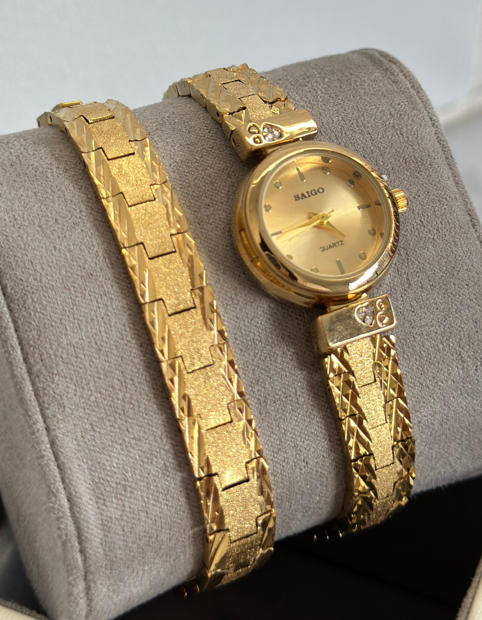 Saigo Gold Watch Gold Dial with Bracelet for Women